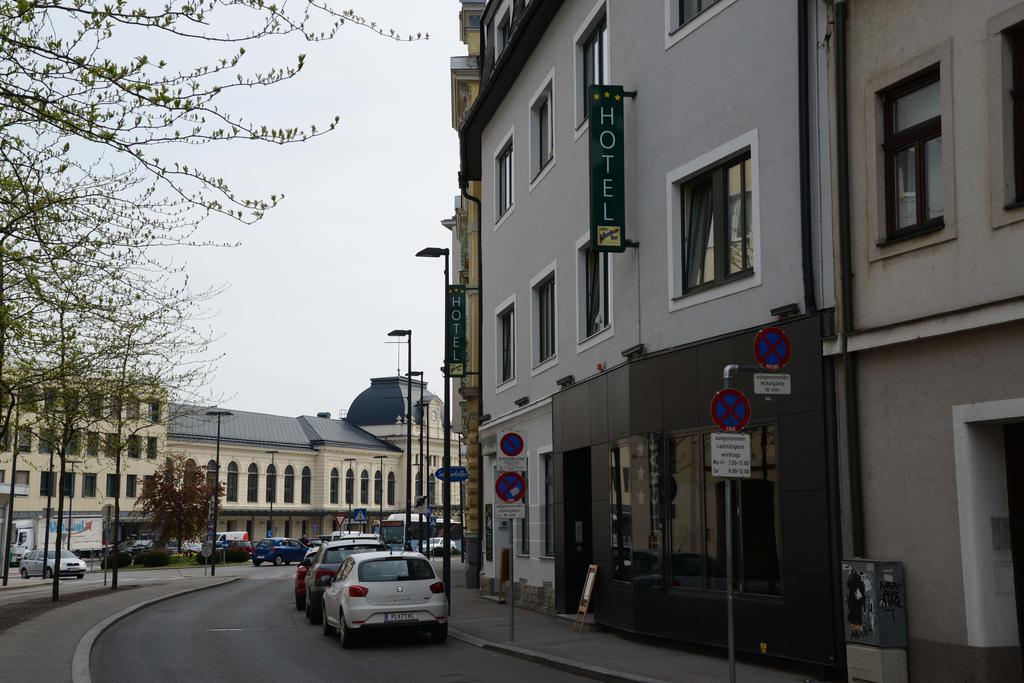 Hotel-Gasthof Graf ザンクト・ペルテン エクステリア 写真