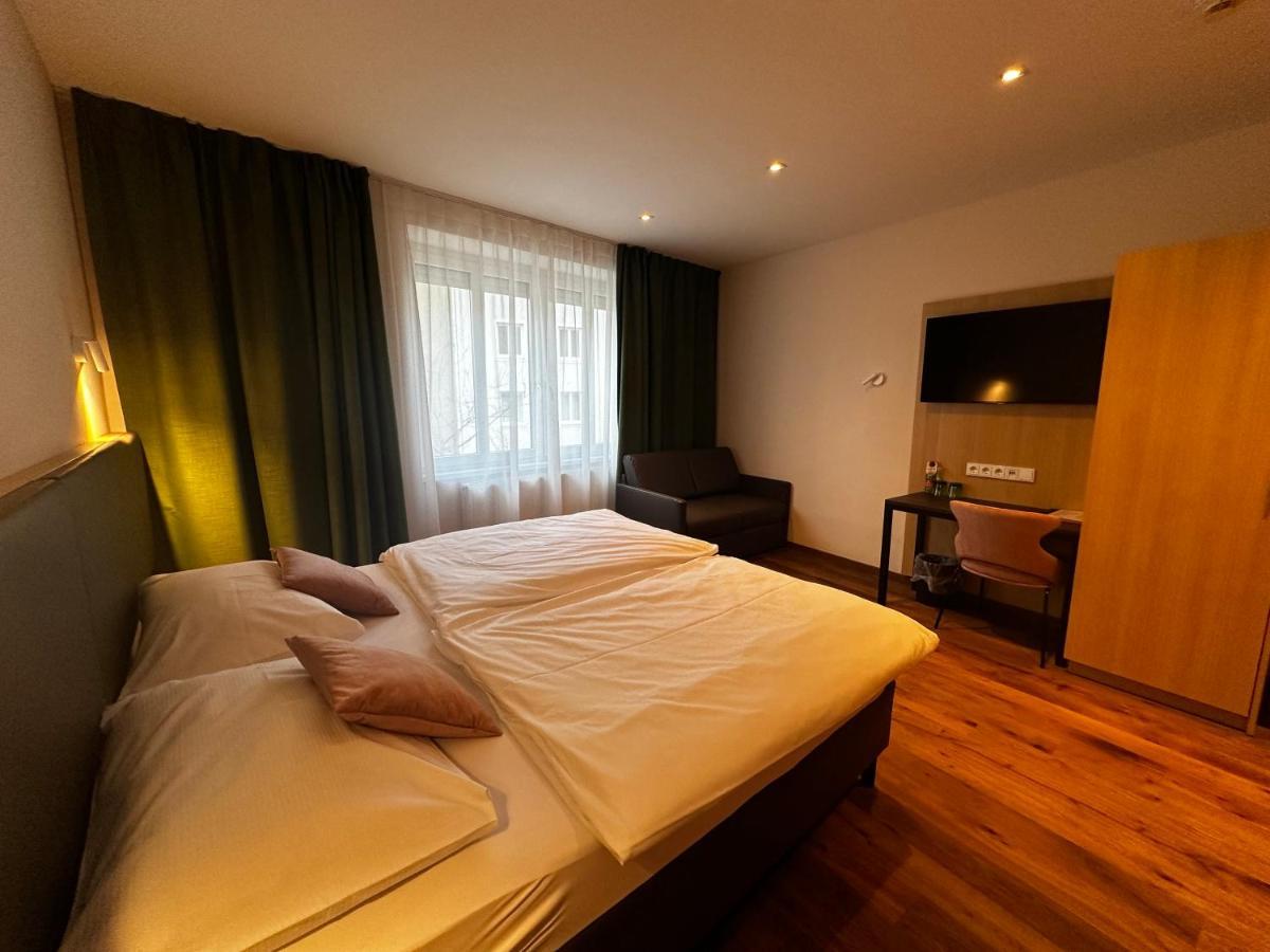 Hotel-Gasthof Graf ザンクト・ペルテン エクステリア 写真
