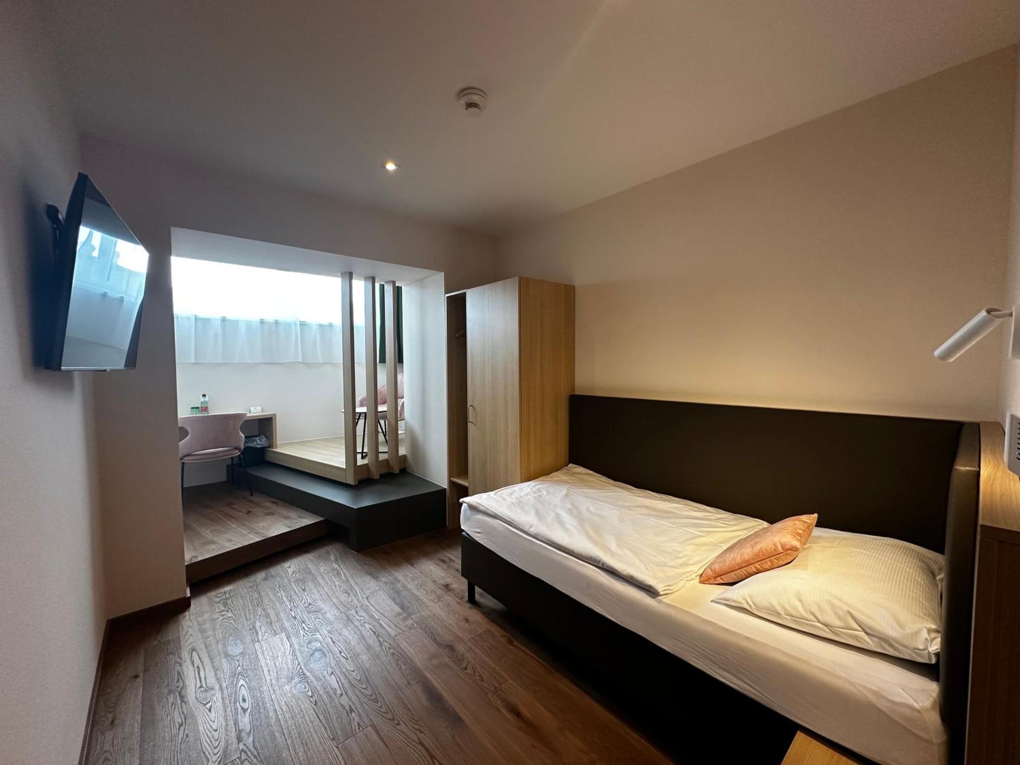 Hotel-Gasthof Graf ザンクト・ペルテン エクステリア 写真