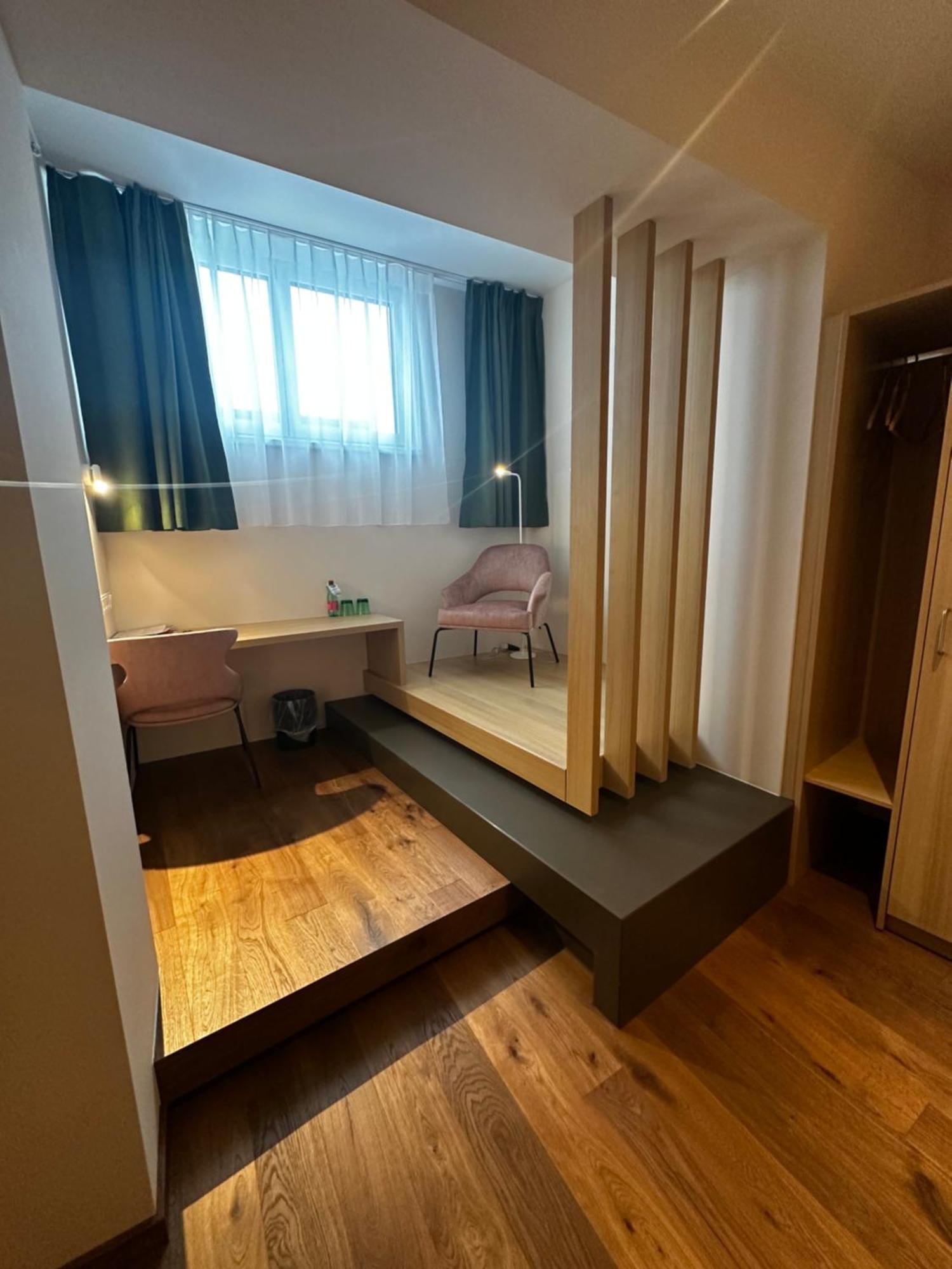 Hotel-Gasthof Graf ザンクト・ペルテン エクステリア 写真